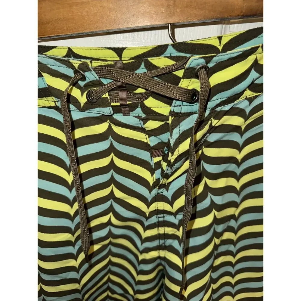 Patagonia Men’s Swim Trunks Linerless Size 32 Green Blue Geometric Print 11 Inch